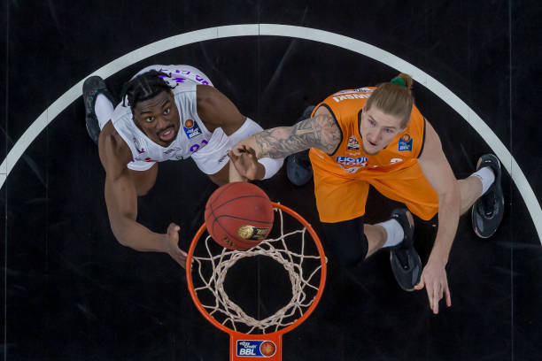 上屡屡得手 上屡屡得手